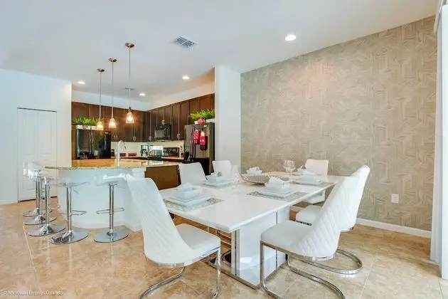 Villa (Spacious and Modern 8 Bedroom 5 Bathr)