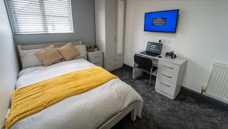 Ev, 1 Büyük (Queen) Boy Yatak