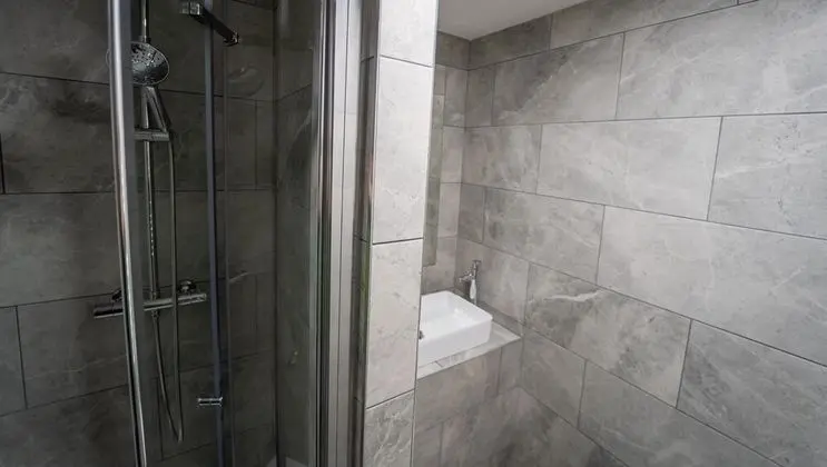 Ev, 1 Büyük (Queen) Boy Yatak