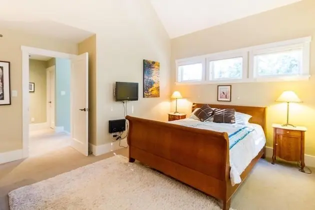 Sıra Ev, Birden Çok Yatak (Spacious Town Home with Private Hot T)