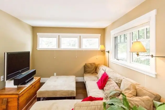 Sıra Ev, Birden Çok Yatak (Spacious Town Home with Private Hot T)