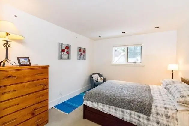 Sıra Ev, Birden Çok Yatak (Spacious Town Home with Private Hot T)