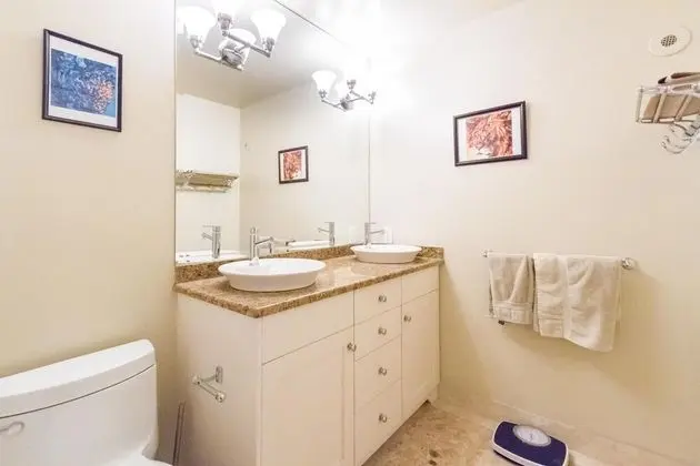 Sıra Ev, Birden Çok Yatak (Spacious Town Home with Private Hot T)