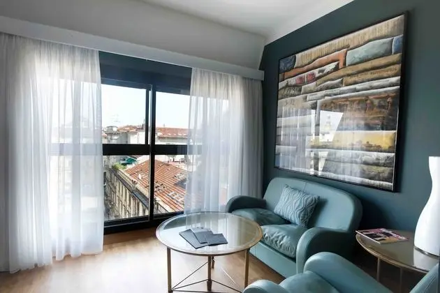 Deluxe Tek Büyük veya İki Ayrı Yataklı Oda (Top Floor)