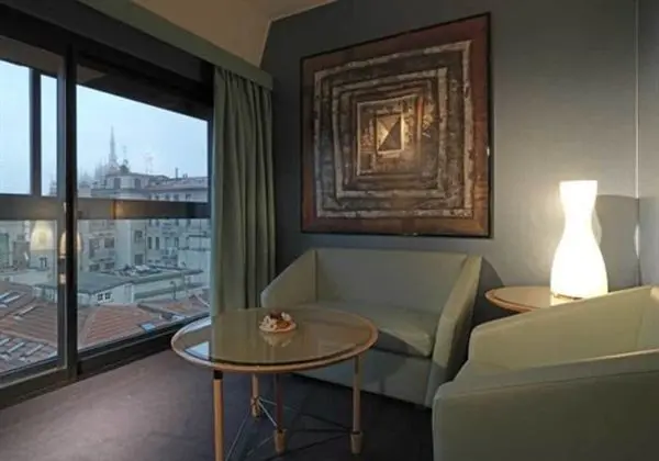 Deluxe Tek Büyük veya İki Ayrı Yataklı Oda (Top Floor)