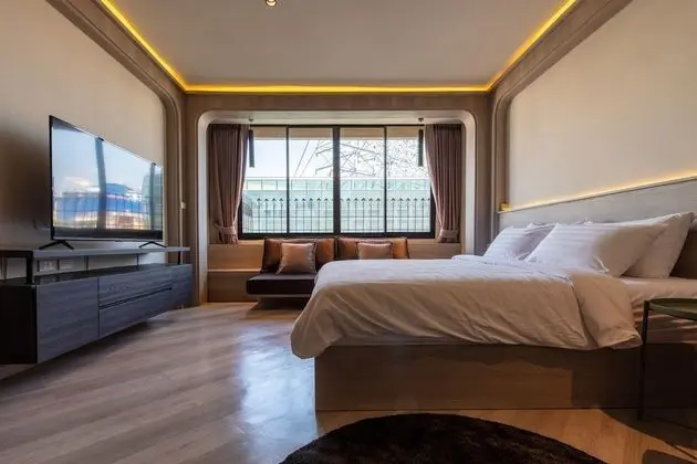 Deluxe King Room with Garden