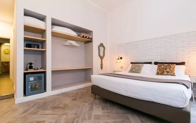 Luxury Üç Kişilik Oda, Ek Bina (Via Rasella, 148)