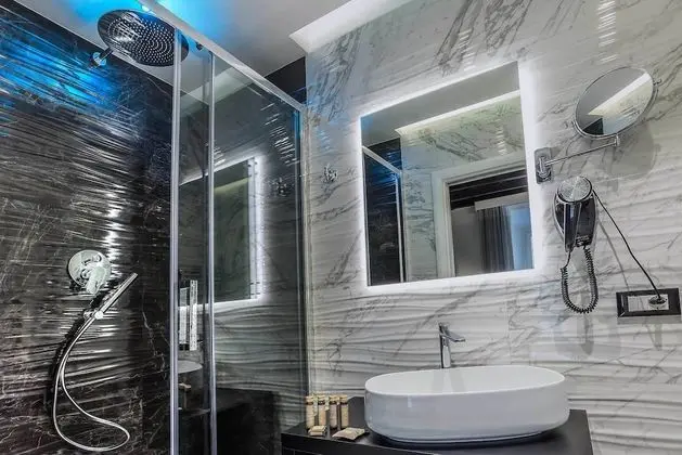 Classic Tek Büyük Yataklı Oda