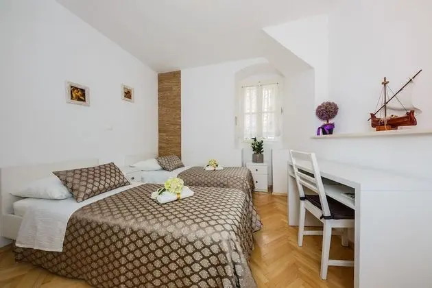 Deluxe Apartment, 2 bedrooms (at address Ispod ure 3)