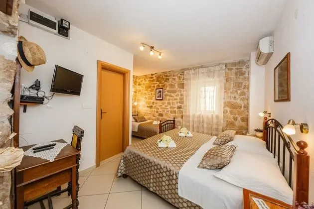 Deluxe Three Bed Studio - Radunica 17