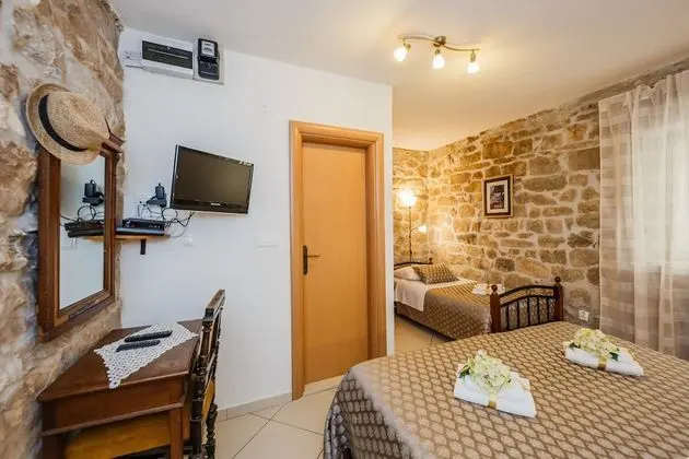 Deluxe Three Bed Studio - Radunica 17