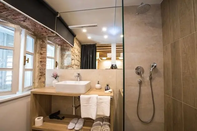 Deluxe Tek Büyük veya İki Ayrı Yataklı Oda