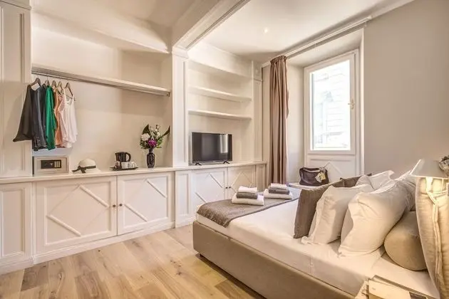 Standard Tek Büyük Yataklı Oda