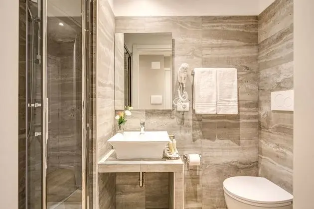 Standard Tek Büyük Yataklı Oda