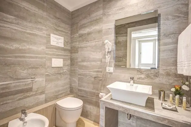 Superior Tek Büyük Yataklı Oda