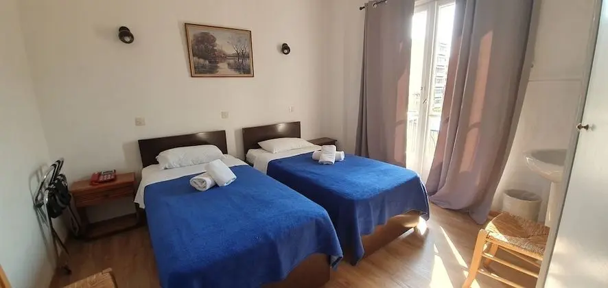Standard Tek Büyük veya İki Ayrı Yataklı Oda, Ortak Banyo