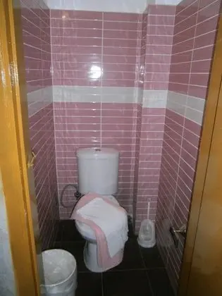 Standard Tek Büyük veya İki Ayrı Yataklı Oda, Ortak Banyo