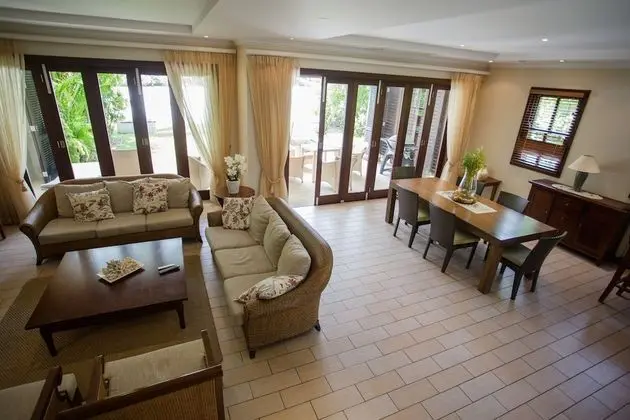 Sıra Ev, 4 Yatak Odası, Kişiye Özel Havuzlu, Okyanusa Sıfır (Maisonette)