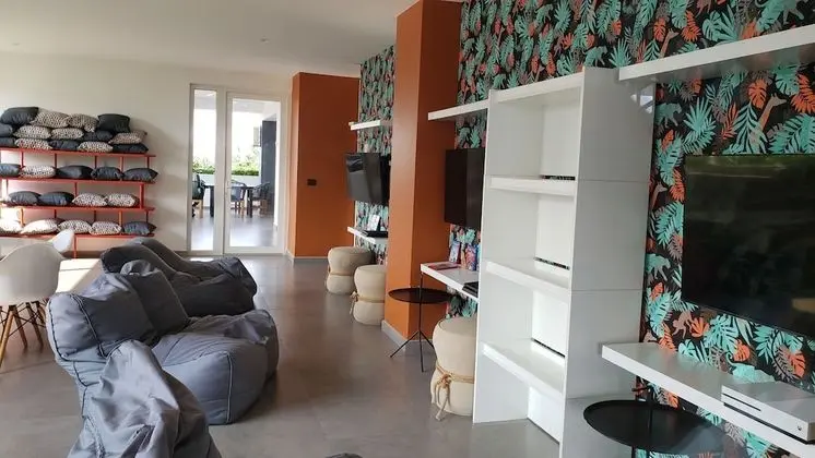 Daire, 2 Yatak Odası, Balkon