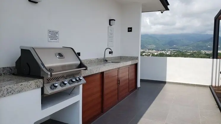 Daire, 2 Yatak Odası, Balkon