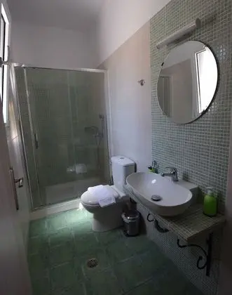 Villa (B)