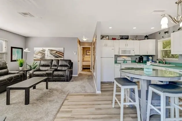 Daire (189 Dakota Ave-Palm Paradise)