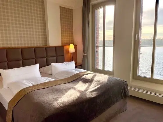 Tek Büyük Yataklı Oda, Göl Manzaralı