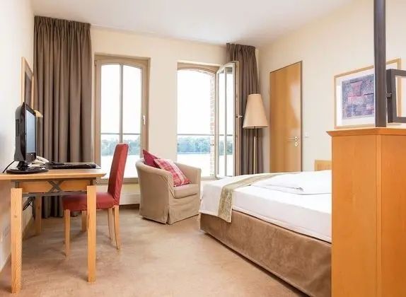 Tek Kişilik Oda, Göl Manzaralı