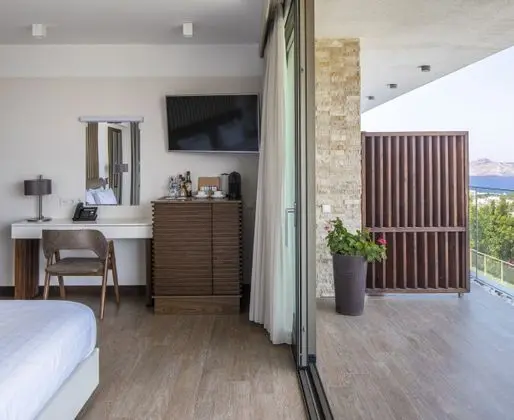Deluxe Standard Deniz Manzaralı Oda