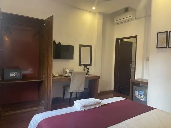 Deluxe Tek Büyük Yataklı Oda