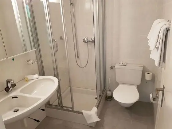 Tek Büyük Yataklı Oda, Balkon