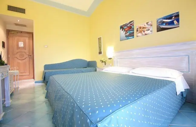 Standard Oda, Ek Bina (Family, Strada Statale 125)