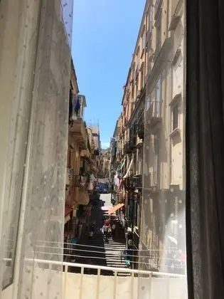 Üç Kişilik Oda, Balkon