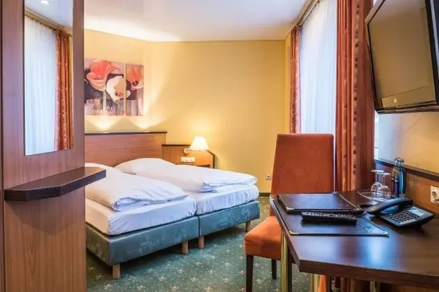 Tek Büyük veya İki Ayrı Yataklı Oda