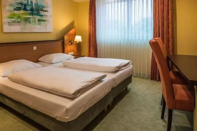 Tek Büyük veya İki Ayrı Yataklı Oda