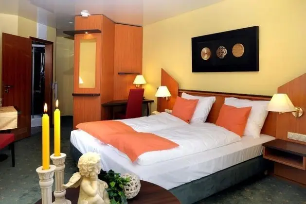 Tek Büyük veya İki Ayrı Yataklı Oda