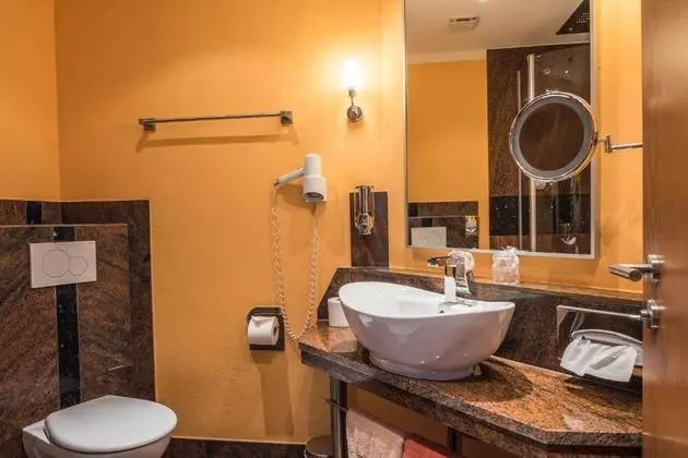 Tek Büyük veya İki Ayrı Yataklı Oda