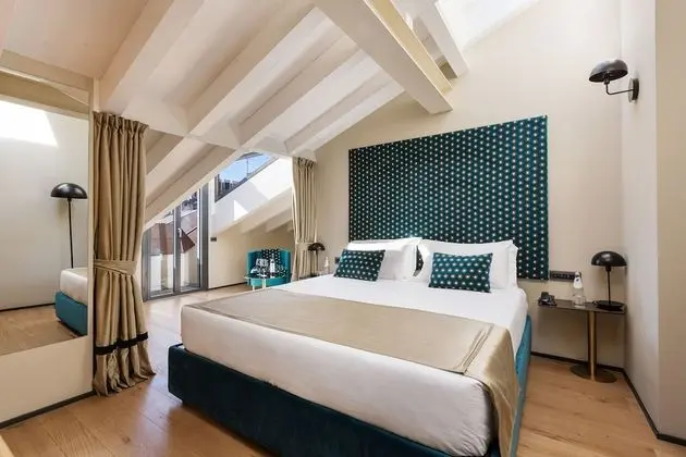 Deluxe Tek Büyük Yataklı Oda (Upper Floor)