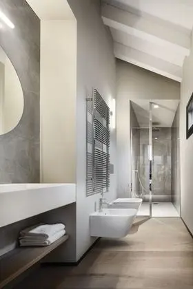 Deluxe Tek Büyük Yataklı Oda (Upper Floor)