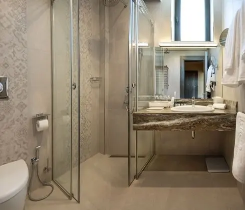 Comfort Tek Büyük Yataklı Oda