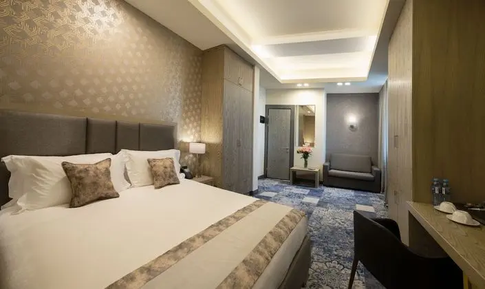 Deluxe Tek Büyük Yataklı Oda