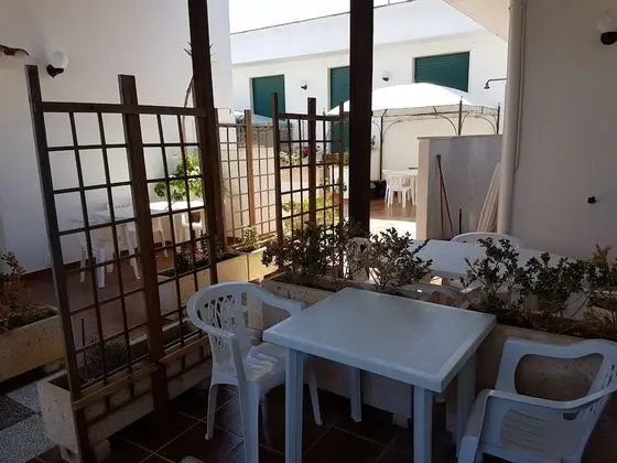 Tek Büyük veya İki Ayrı Yataklı Oda, Veranda