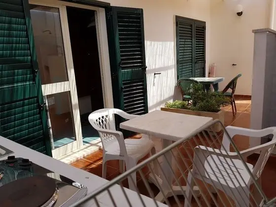 Tek Büyük veya İki Ayrı Yataklı Oda, Veranda