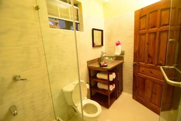 Premier Apart Daire, 1 Yatak Odası, Kısmi Deniz Manzarası, Bahçeli