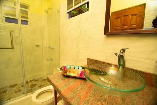 Premier Apart Daire, 1 Yatak Odası, Kısmi Deniz Manzarası, Bahçeli