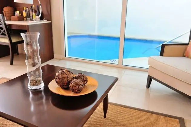 Anthurium Pool Suite