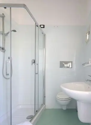 Standard Dört Kişilik Oda, Bahçe Manzaralı