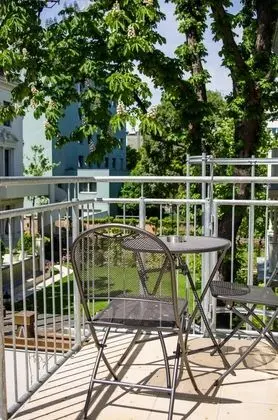 Junior Süit, Balkon, Bahçe Manzaralı
