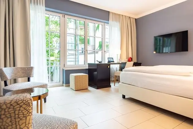 Süit, Balkon, Bahçe Manzaralı