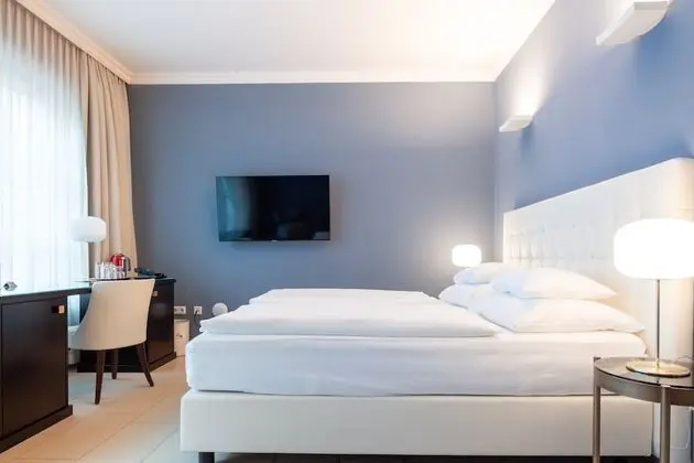 Süit, Balkon, Bahçe Manzaralı